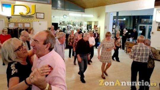 Se ofrece Duo musical Jazmin